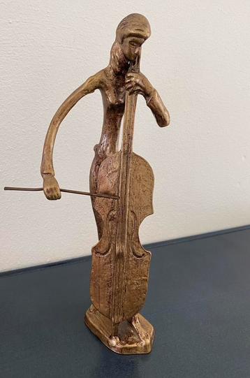 design beeldje sculptuur celliste muzikante player speelster beschikbaar voor biedingen