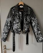PU jasje met studs nieuw!, Ophalen, Zo goed als nieuw, Maat 38/40 (M), Zwart