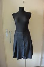 Tara Jarmon rok 42 grijs met krijtstreepje, Kleding | Dames, Tara Jarmon, Maat 42/44 (L), Ophalen of Verzenden, Grijs