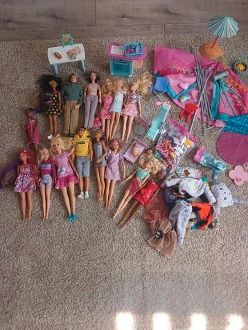 Barbie poppen met toebehoren inclusief happy familie oma opa