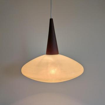 Vintage hanglamp Teakhout met glas. Teak hout beschikbaar voor biedingen