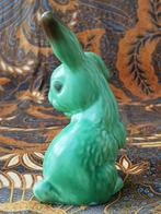 Mooi oud beeldje uit Engeland van een konijn van SylvaC., Antiek en Kunst, Antiek | Porselein, Ophalen of Verzenden