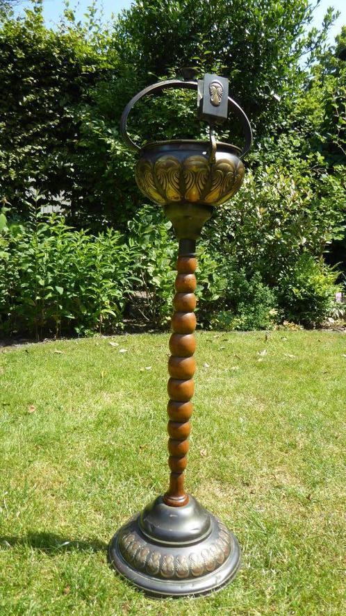 Oude koperen asbak met houten gedraaide poot + luciferhouder, Antiek en Kunst, Antiek | Koper en Brons, Koper, Ophalen