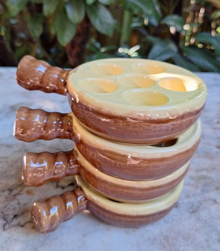 Escargot Ovenschaaltjes - Set van 4, geel glazuur met bruin, Antiek en Kunst, Antiek | Servies los, Ophalen of Verzenden