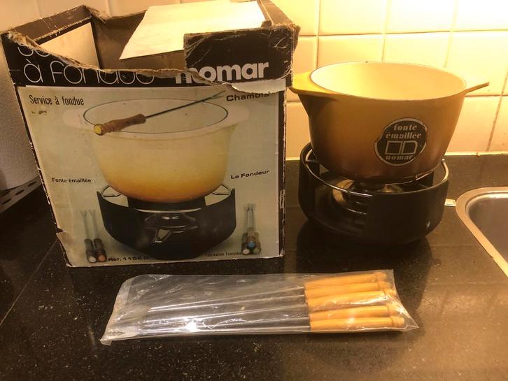 t.k.Nomar(Staub) fondueset compleet gietijzer 17cm INDUCTIE, Huis en Inrichting, Keuken | Potten en Pannen, Koekenpan of Braadpan