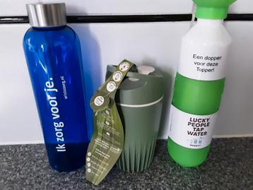 Waterfles bidon tekst: ik zorg voor je. BE O  meeneem beker beschikbaar voor biedingen