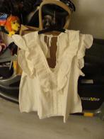 Te koop apart wit T-shirt zonder mauwen met roesjes maat XL, Wit, Maat 46/48 (XL) of groter, Nieuw, Ophalen of Verzenden