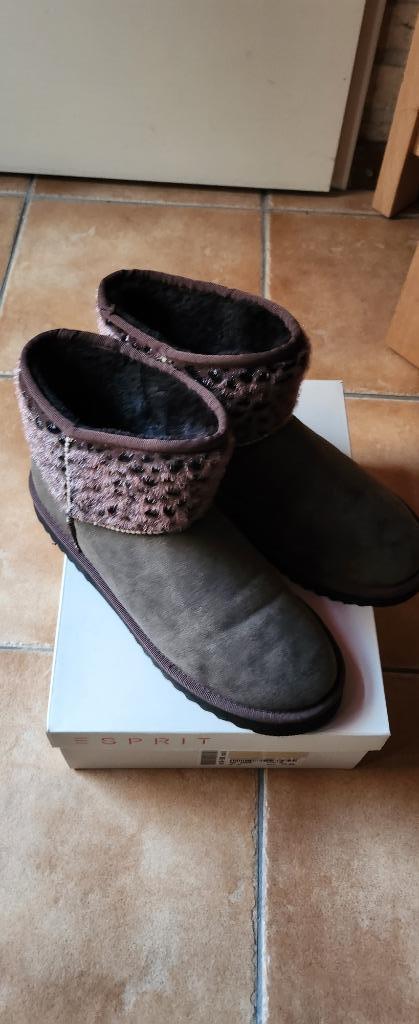 Gloednieuwe grijze esprit dames laarzen maat 39, Kleding | Dames, Schoenen, Nieuw, Hoge laarzen, Grijs, Ophalen of Verzenden