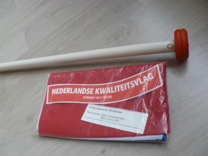 Vlaggenstok (gebruikt) + Nederlandse vlag (nieuw)., Diversen, Vlaggen en Wimpels, Nieuw, Ophalen