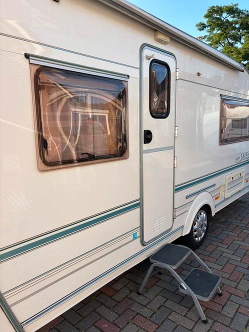 Zeer mooie caravan hylander design, Caravans en Kamperen, Caravans, Particulier, tot en met 4, Rondzit, Overige merken, Vast bed