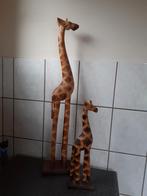 Twee houten giraffen., Huis en Inrichting, Ophalen