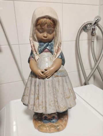 Lladro 4951 in gres little girl with scarf Missy beschikbaar voor biedingen