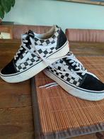 Vans sneakers off the wall maat 40, Kleding | Dames, Ophalen of Verzenden, Zo goed als nieuw, Zwart, Sneakers of Gympen