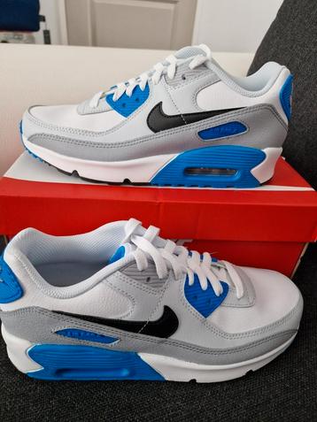 Sportschoenen Nike air max 90, wit-blauw kleur, maat 39 beschikbaar voor biedingen