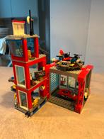 LEGO City Brandweerkazerne 60215 - Compleet met doos!, Kinderen en Baby's, Speelgoed | Duplo en Lego, Ophalen, Complete set, Lego