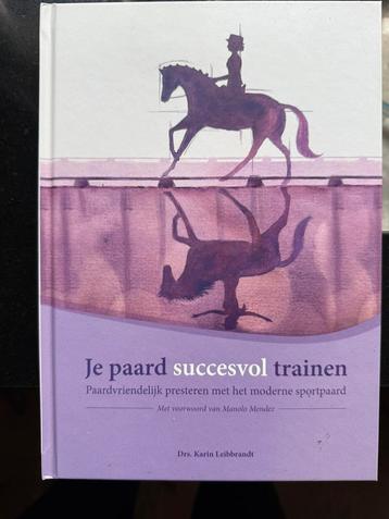 Je paard succesvol trainen. 2 stuks. Nieuw beschikbaar voor biedingen