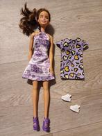 Barbie met 2 setjes kleren, Kinderen en Baby's, Zo goed als nieuw, Ophalen, Barbie