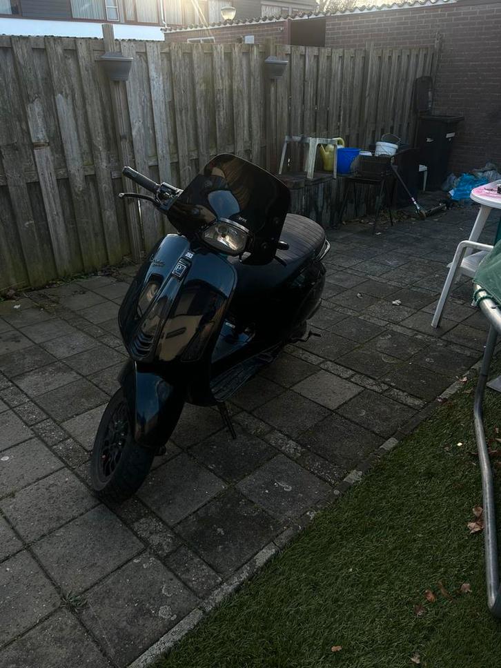Vespa sprint 125cc 2t, Fietsen en Brommers, Scooters | Piaggio, Zo goed als nieuw, Benzine, Ophalen of Verzenden