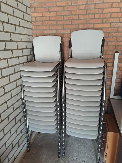 Stapelbare stoelen, Huis en Inrichting, Stoelen, Zo goed als nieuw, Vijf, Zes of meer stoelen, Ophalen