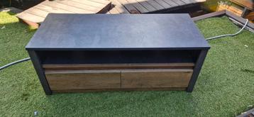 Modern Tv-meubel met Opbergruimte beschikbaar voor biedingen