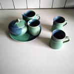 Gesigneerd aardewerk  servies ( groen-blauw), Antiek en Kunst, Ophalen of Verzenden