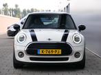 MINI Mini 1.5 Cooper 136 Pk Automaat Apple Carplay / Navigat, 136 pk, Gebruikt, 4 stoelen, Leder en Stof