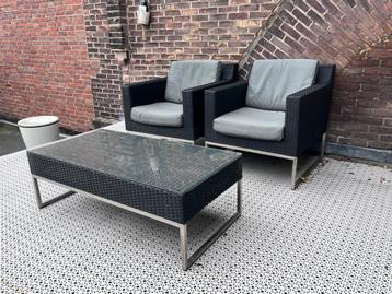 Tuinset : tafel + 2 loungestoelen + 4 tuinkussens beschikbaar voor biedingen