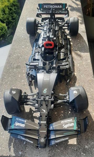 Mercedes F1 technisch bouwpakket.1:8. Aantal stuks 1642 beschikbaar voor biedingen