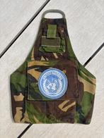 Armband Woodland met embleem United Nations, Verzamelen, Ophalen of Verzenden, Landmacht, Nederland, Embleem of Badge