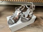 Pumps hakken grijs / zilver steentjes, Pumps, Ophalen of Verzenden, Hot item, Grijs