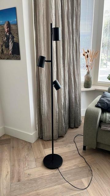Industriële zwarte vloerlamp ikea beschikbaar voor biedingen