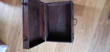 houten kist beschikbaar voor biedingen