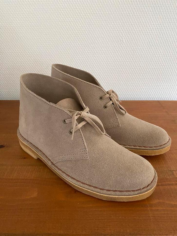 Nieuwe Clarks Desert boot sand - suede maat 5,5 met doos, Kleding | Dames, Schoenen, Nieuw, Beige, Ophalen of Verzenden