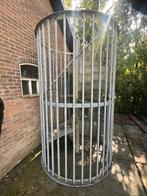 Spiltrap 2.50 meter linkse draai gegalvaniseerd trede+leuni, Ophalen, Gebruikt, Trap, 4 meter of meer
