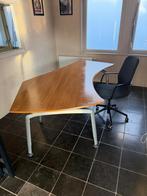 ergonomisch kantoorbureau met een gebogen (wave) blad, Ophalen, In hoogte verstelbaar, Zo goed als nieuw