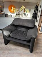 Vintage Italiaanse design stoel fauteuil Cassina Maralunga, Huis en Inrichting, Ophalen, Gebruikt, 75 tot 100 cm, Stof