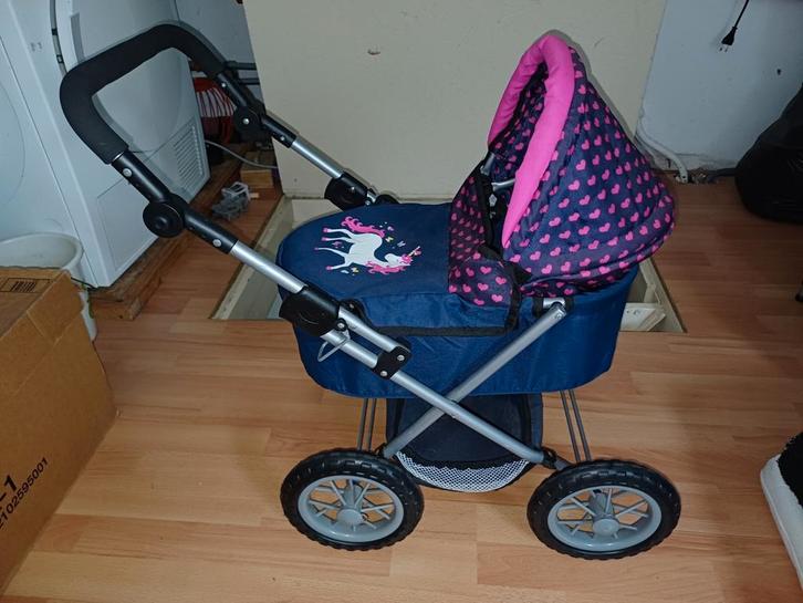 Goede  poppenwagen met Ledikantje, Kinderen en Baby's, Speelgoed | Poppen, Zo goed als nieuw, Babypop, Ophalen