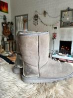 Uggs maat 40, Kleding | Dames, Ophalen of Verzenden, Zo goed als nieuw, Overige kleuren