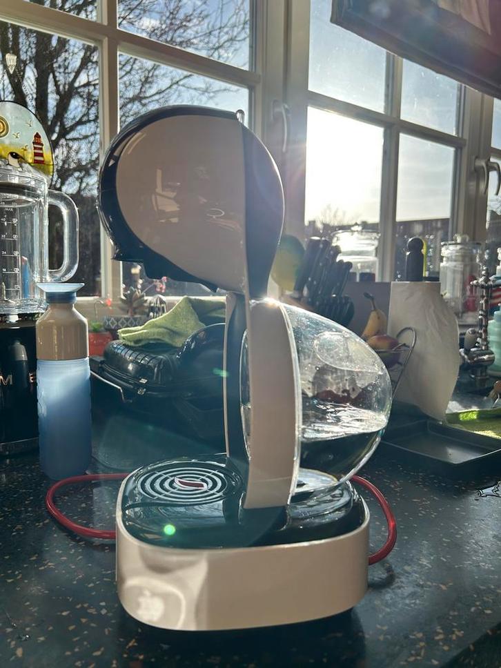 Krups Nescafé Dolce Gusto Lumio Koffiezetapparaat, Witgoed en Apparatuur, Koffiezetapparaten, Gebruikt, Koffiepads en cups, Koffiemachine