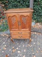 Set Brocante Louis XV kast +tafel met glas Mooie staat, Antiek en Kunst, Antiek | Meubels | Kasten, Ophalen of Verzenden