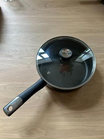 Tefal hapjespan beschikbaar voor biedingen