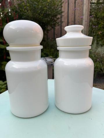 2 Witte Melkglazen Voorraadpotten - België beschikbaar voor biedingen