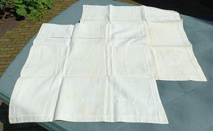 NIEUW! 2x Vintage slopen met borduursel knoopsluiting (AL9), Huis en Inrichting, Slaapkamer | Beddengoed, Nieuw, Hoeslaken of Sloop