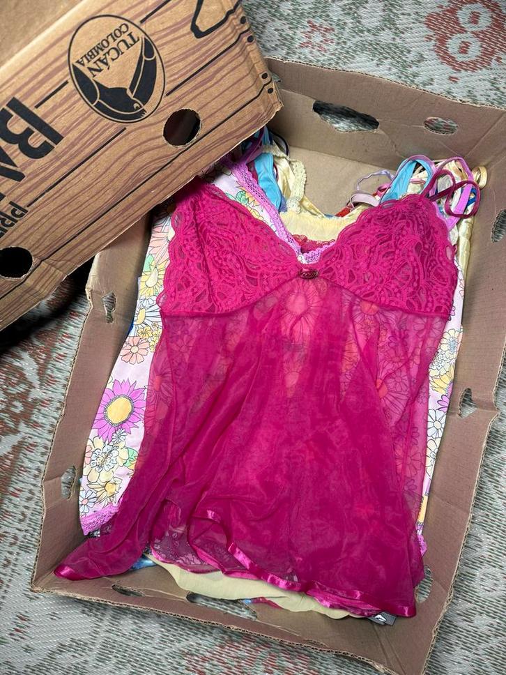 Grote Partij Dames Tops - 75 Stuks!, Kleding | Dames, Tops, Overige kleuren, Ophalen of Verzenden