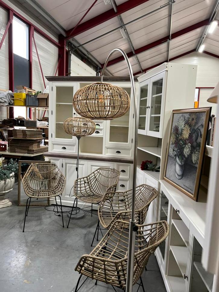 IKEA booglamp met rieten kap – verstelbare vloerlamp, Huis en Inrichting, Lampen | Vloerlampen, Zo goed als nieuw, 150 tot 200 cm