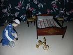 lundby bed & 2 stoelen, resin poppetje (werkster) 1:16, Ophalen of Verzenden, Zo goed als nieuw, Decoratie