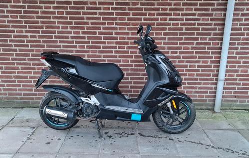 Bromscooter § Peugeot Speedfight 4 Darkside, 2844km, Fietsen en Brommers, Scooters | Peugeot, Zo goed als nieuw, Speedfight, Maximaal 45 km/u