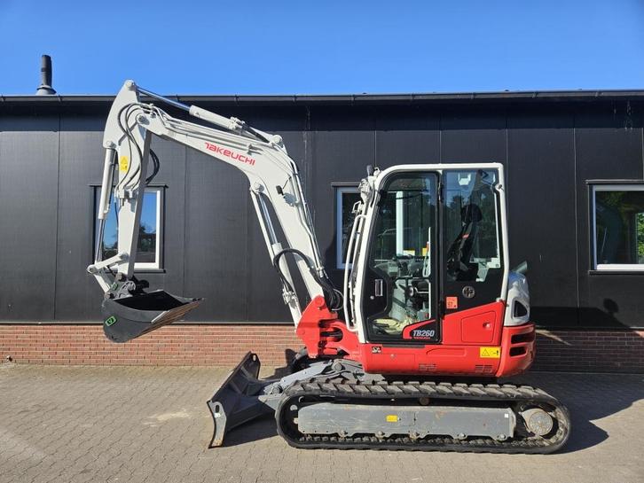 Takeuchi TB260 Demo Stage V, Zakelijke goederen, Machines en Bouw | Kranen en Graafmachines, Graafmachine