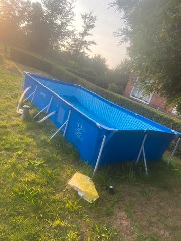 Complete zwembad beschikbaar voor biedingen