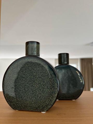 Set van 2 Leuke Gemêleerde Vaasjes beschikbaar voor biedingen